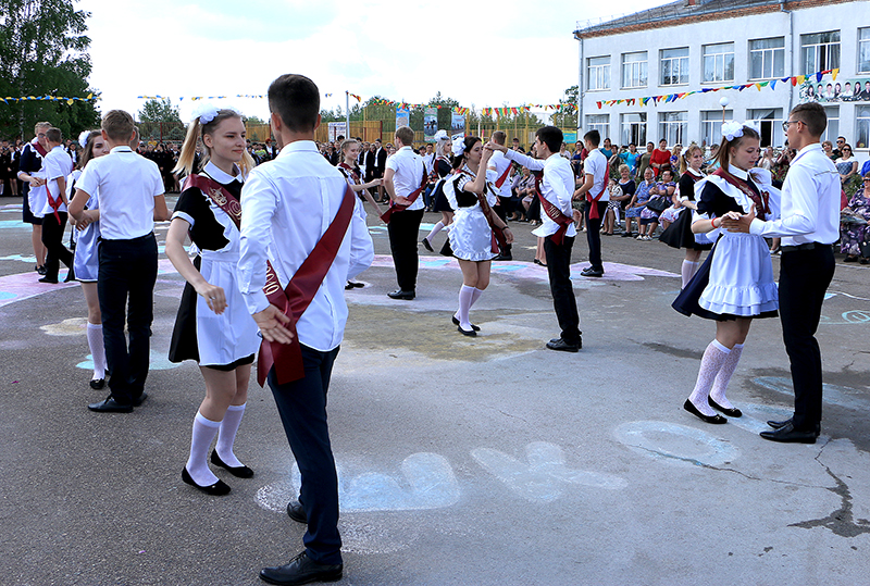 Выпускной в школе ерцево пусть осень пройдет золотая слайд шоу фото клип